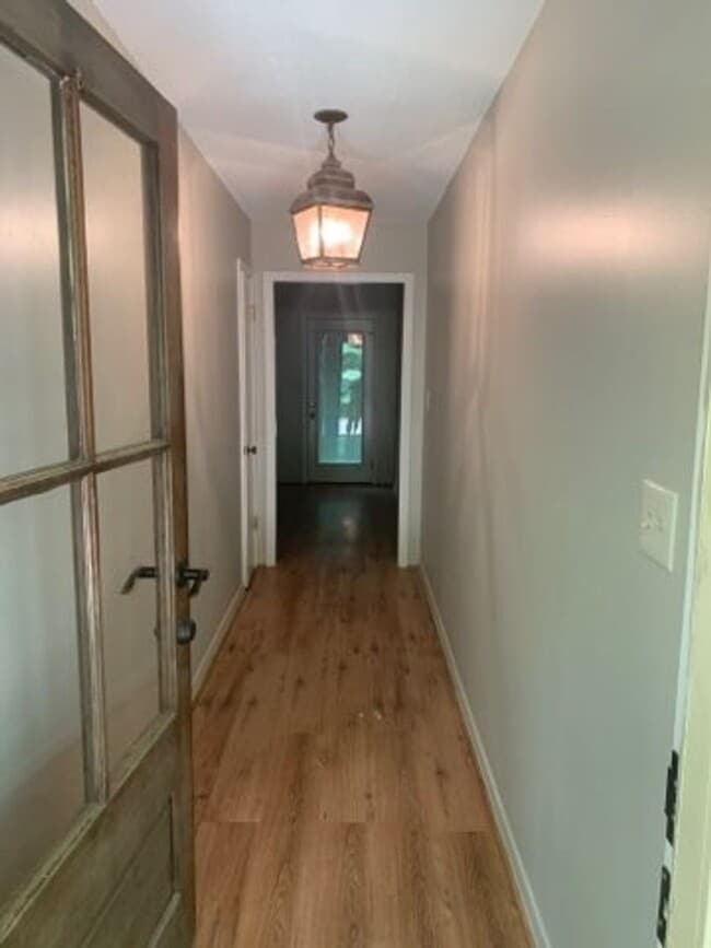 Building Photo - Britton Dr. - 4 Bedroom / 2 Bath House with Large Yard!!