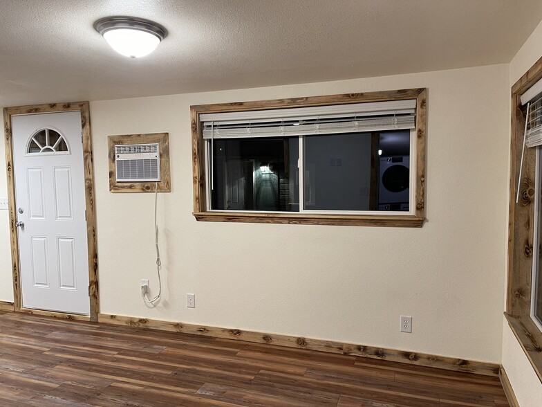 Building Photo - 412 S Mission St