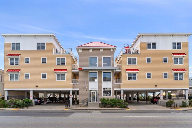 Building Photo - 128 Ashworth Ave