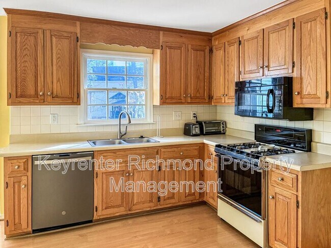 Building Photo - 10292 Wanchese Way