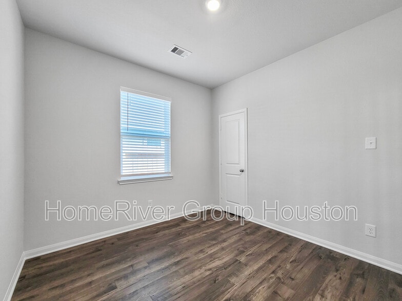 Building Photo - 305 Grayson Baw Ln