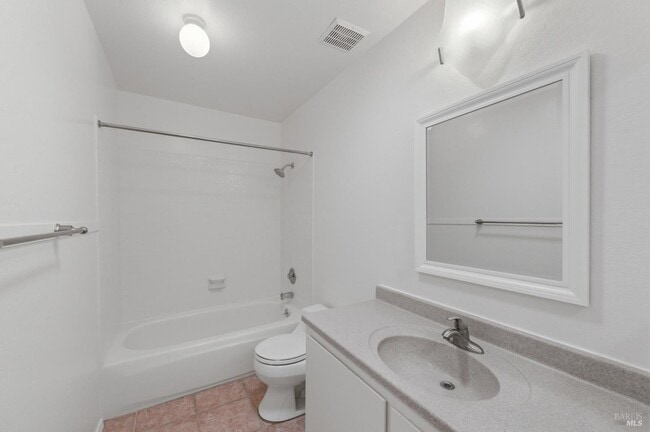 Building Photo - 12 Byron Cir