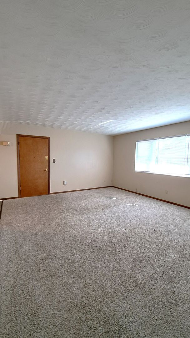 Building Photo - 805 Mitchell Ave