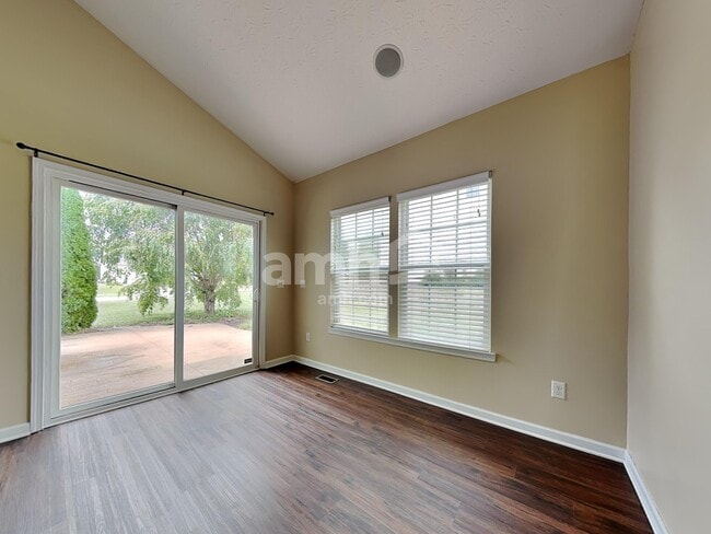 Building Photo - 460 Pewter Hill Ct