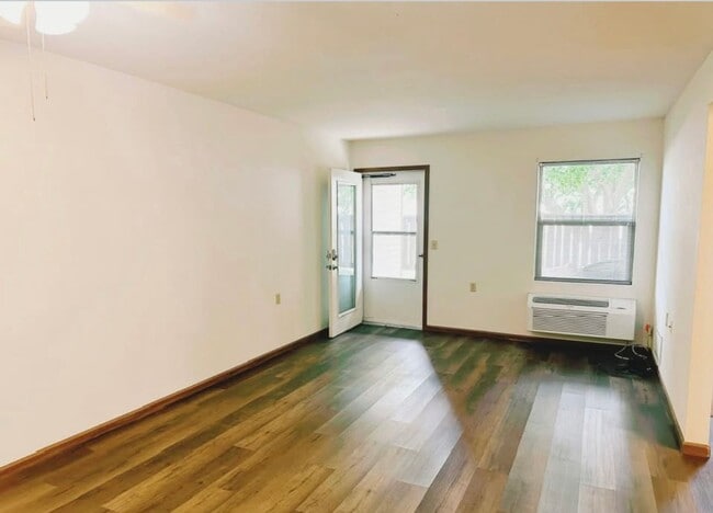 Interior Photo - Chisholm Manor