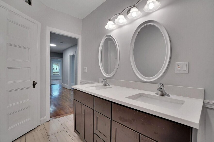 Building Photo - 11 South Munroe Ter