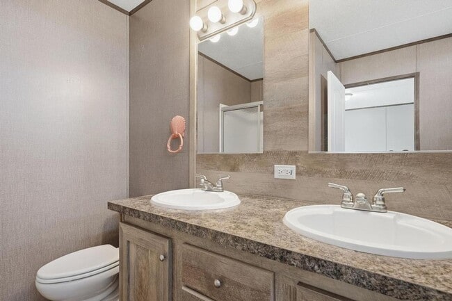 Building Photo - Fully Furnished 3-Bed, 2-Bath Home in Gated Community – Move-In Ready!