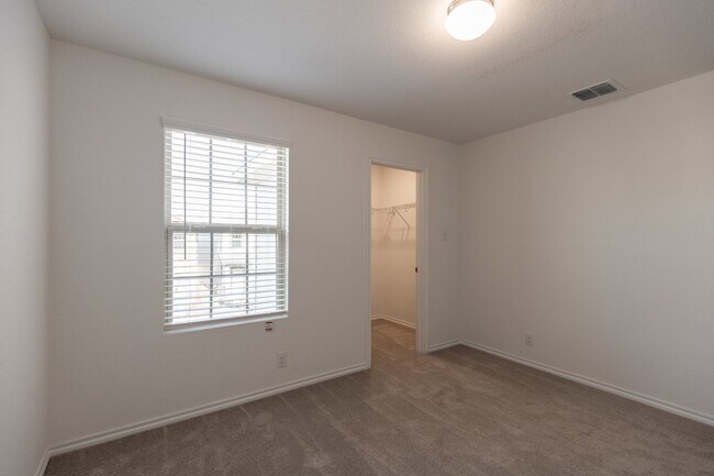 Building Photo - 6806 Prue Rd