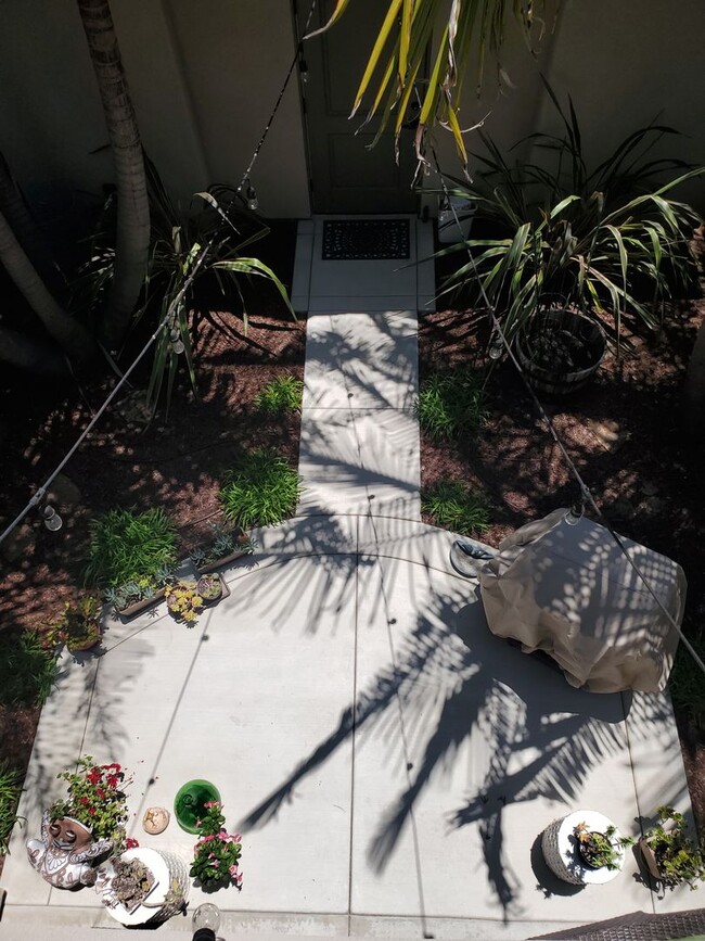 Building Photo - Elegant Coronado Village Home