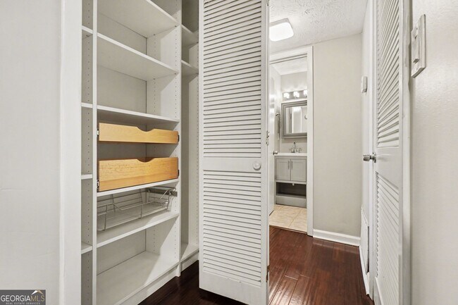 Building Photo - 918 Dunbar Dr