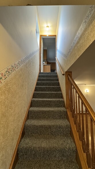 Stairs - 155 Evergreen Pl