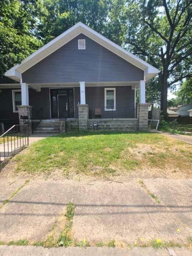 Building Photo - 213 Taylor Ave