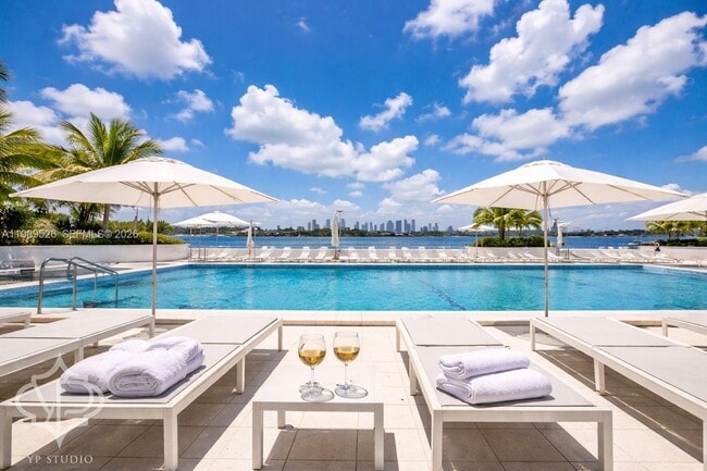 Building Photo - 1000 West Ave