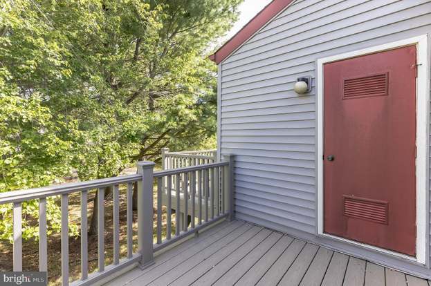Building Photo - 1346 Chanticleer-