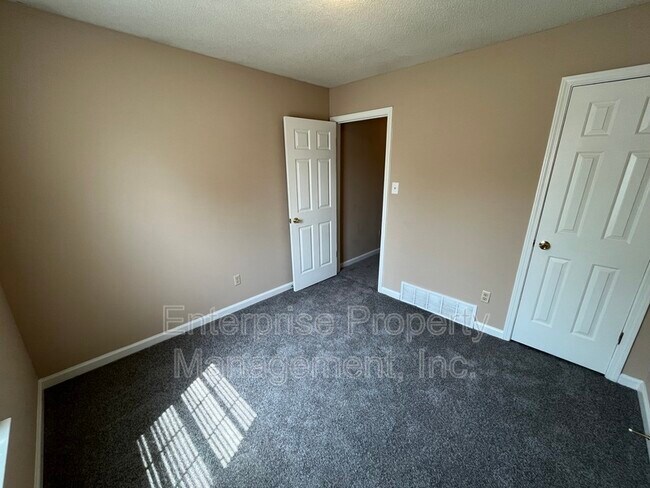 Building Photo - 1091 Nolan Ln