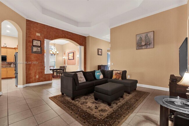 Building Photo - 5038 SW 183rd Ave