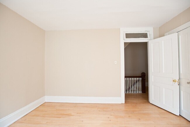 Building Photo - 2216 E Ivanhoe Pl