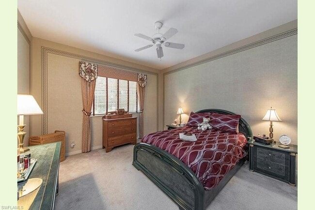 Building Photo - Pool Home Conveniently Located in The Stra...