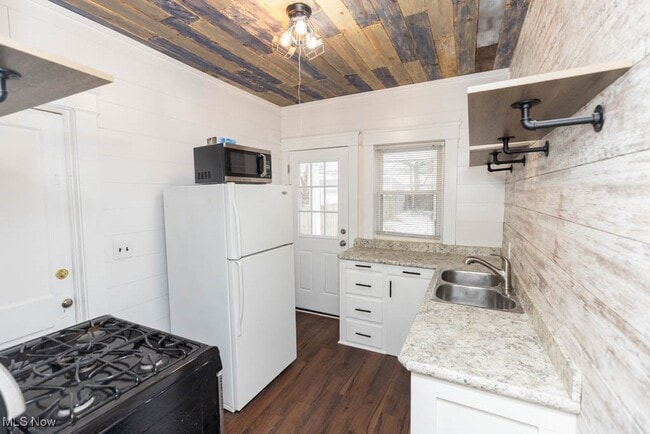 Building Photo - 1598 Alameda Ave