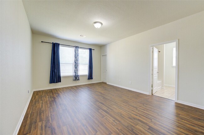 Building Photo - 5318 Hickory Harvest Dr