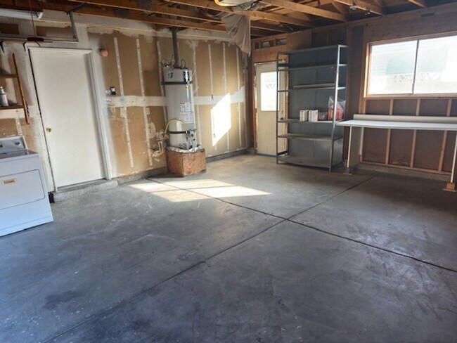 Building Photo - 3Bedroom ranch style home with large backyard