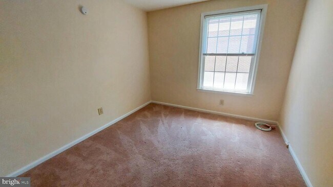 Building Photo - 10712 Kings Riding Way