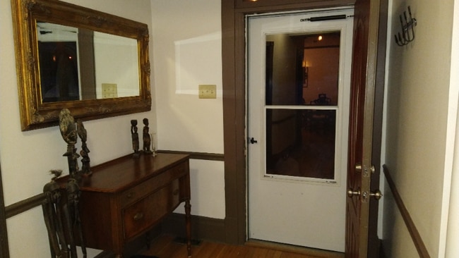 Building Photo - 1607 State Ave