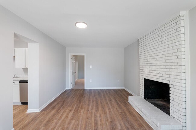 Building Photo - 102 Burdock Cir