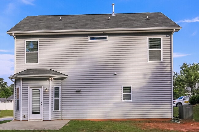 Building Photo - 280 Lakemont Dr