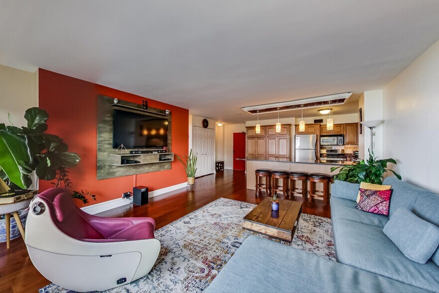 Building Photo - 1000 N Lake Shore Dr