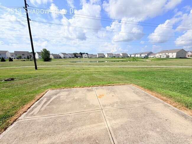 Building Photo - 2513 Shadow Bend Dr