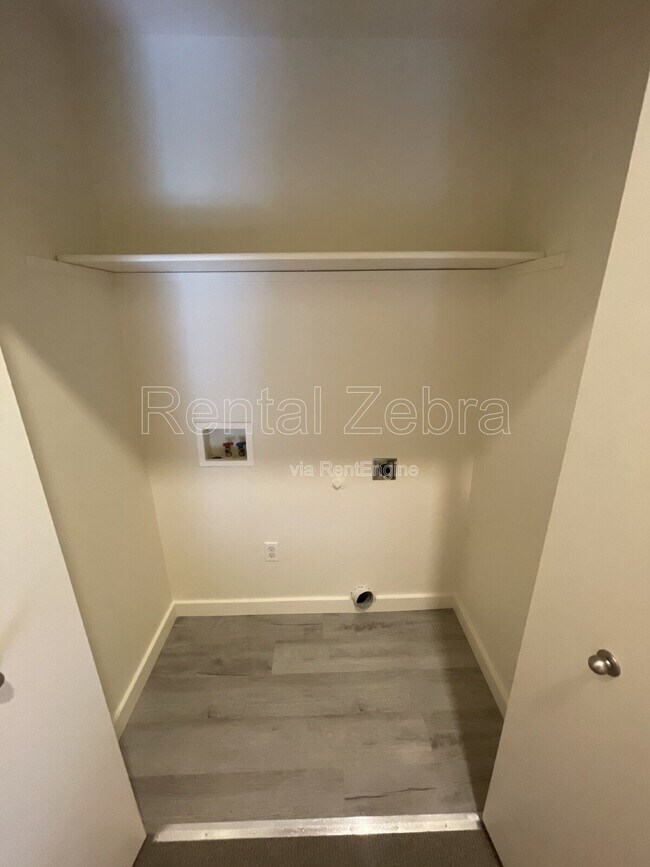 Building Photo - 6702 SE 80th Ave