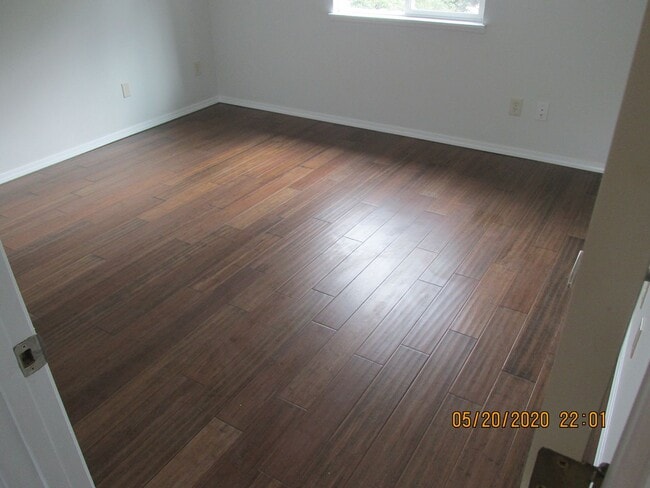 Building Photo - Great Location !  Walk Score 82**    3 br 1.5 bth , W/D Included, Garage,  Trex deck** Includes y...