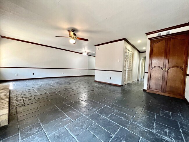 Building Photo - 1551 W Sam Houston Pkwy S