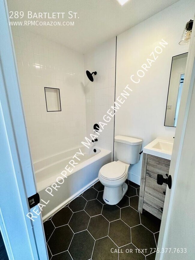 Building Photo - 289 Bartlett St