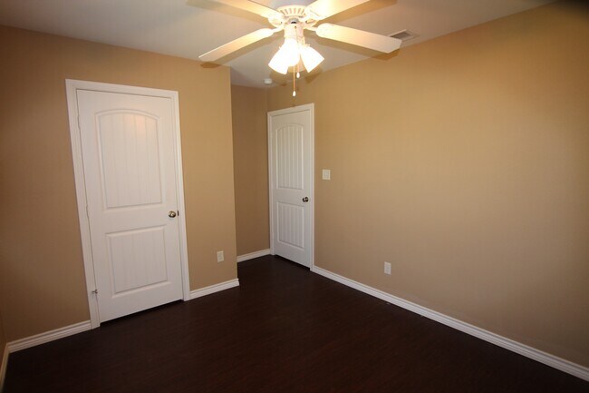 Building Photo - 19391 King Ranch Dr