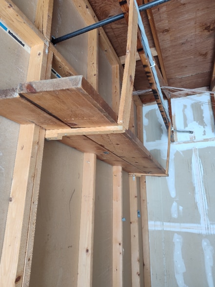 Building Photo - 1365 Crafton Ave