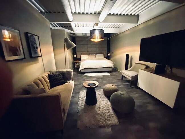 Main bedroom 02 - 367 Auden Ave