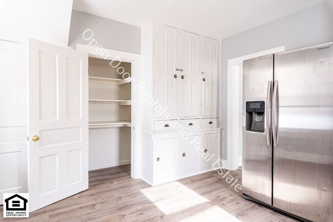 Building Photo - 515 N State St