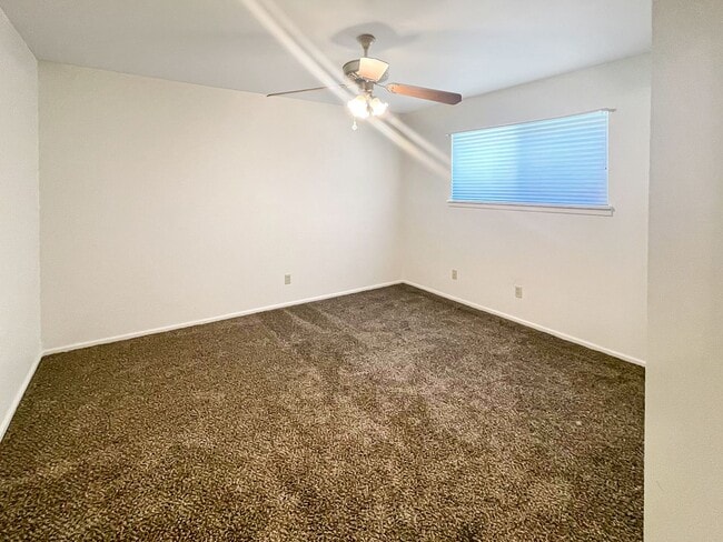 Building Photo - 211 E Alto Dr