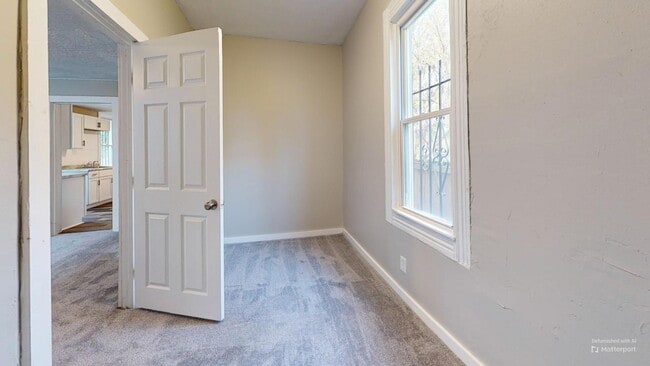 Building Photo - Clark / Fulton Area - 4 Bedrooms - Single ...