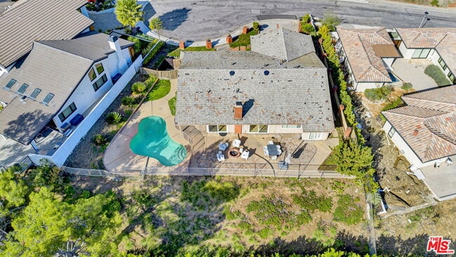 Building Photo - 906 Whitehaven Terrace