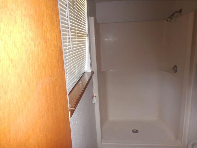Building Photo - 12613 Whispering Hollow Dr