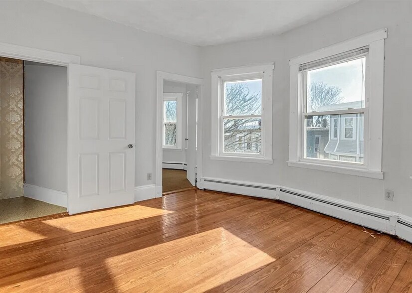 Building Photo - 6 Priesing St