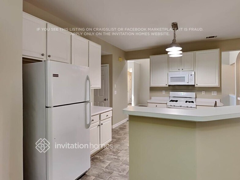 Building Photo - 9640 Eagles Landing Dr
