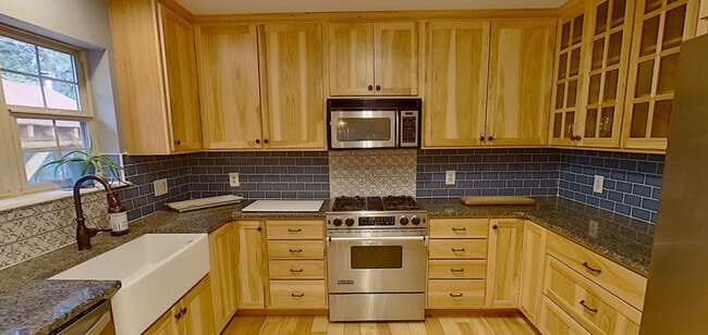 Building Photo - 284 Ridge Rd