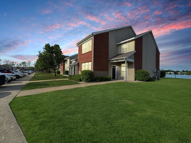 Building Photo - Luxe 1-Bedroom Haven: Serene Lakeside Livi...