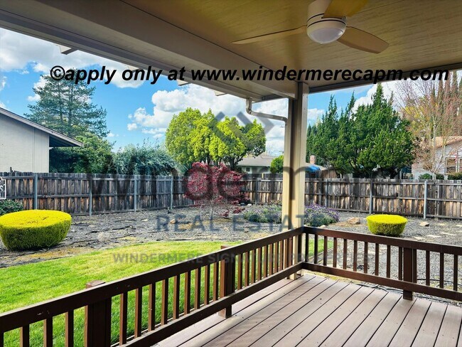 Building Photo - Beautiful 3-Bedroom Home in a Wonderful Fair Oaks Neighborhood!