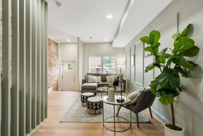 Building Photo - Beautiful 3 Bedroom 4 Bathroom East Baltim...