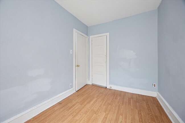 Building Photo - 1320 S Newkirk St